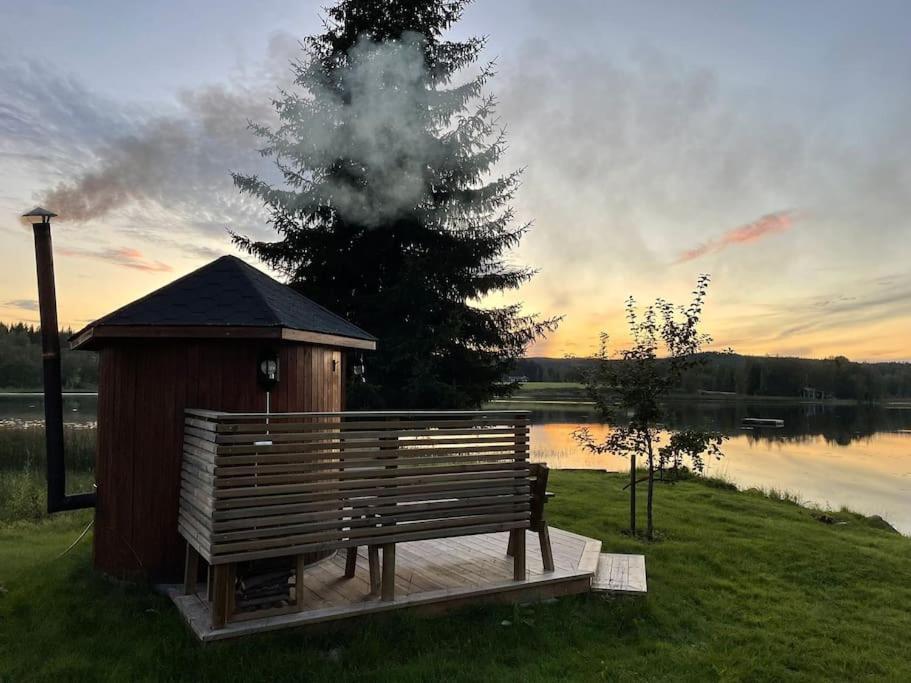 Mysig Stuga Med Sjoetomt, Naera Jaervsoebacken Bagian luar foto