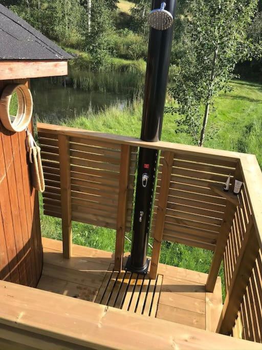 Mysig Stuga Med Sjoetomt, Naera Jaervsoebacken Bagian luar foto
