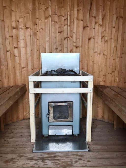 Mysig Stuga Med Sjoetomt, Naera Jaervsoebacken Bagian luar foto