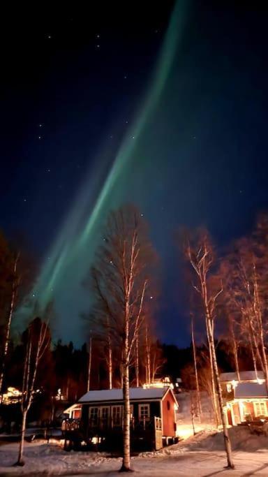 Mysig Stuga Med Sjoetomt, Naera Jaervsoebacken Bagian luar foto